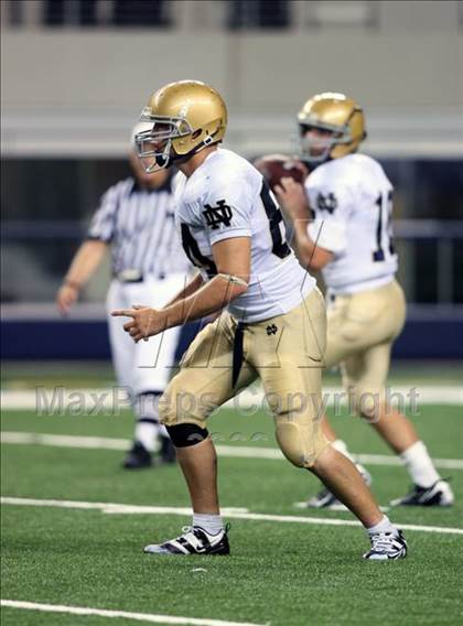 Thumbnail 3 in Klein Oak vs. Notre Dame (Kirk Herbstreit Varsity Football Classic) photogallery.