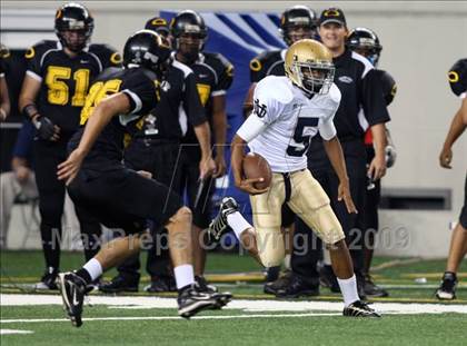 Thumbnail 3 in Klein Oak vs. Notre Dame (Kirk Herbstreit Varsity Football Classic) photogallery.