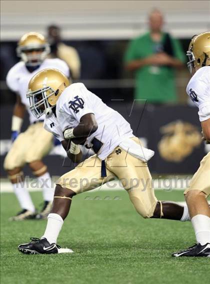Thumbnail 3 in Klein Oak vs. Notre Dame (Kirk Herbstreit Varsity Football Classic) photogallery.