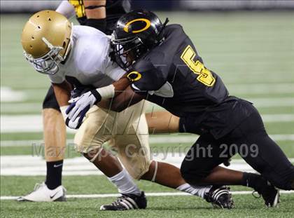 Thumbnail 2 in Klein Oak vs. Notre Dame (Kirk Herbstreit Varsity Football Classic) photogallery.