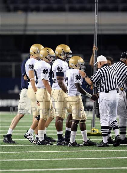 Thumbnail 1 in Klein Oak vs. Notre Dame (Kirk Herbstreit Varsity Football Classic) photogallery.
