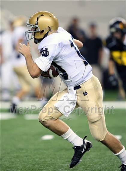 Thumbnail 2 in Klein Oak vs. Notre Dame (Kirk Herbstreit Varsity Football Classic) photogallery.