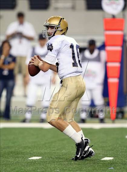 Thumbnail 3 in Klein Oak vs. Notre Dame (Kirk Herbstreit Varsity Football Classic) photogallery.