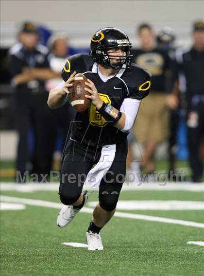 Thumbnail 1 in Klein Oak vs. Notre Dame (Kirk Herbstreit Varsity Football Classic) photogallery.