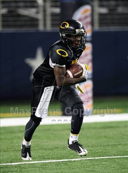 Thumbnail 2 in Klein Oak vs. Notre Dame (Kirk Herbstreit Varsity Football Classic) photogallery.