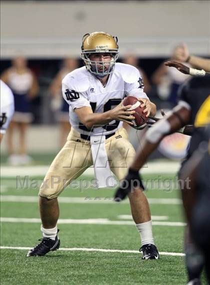 Thumbnail 1 in Klein Oak vs. Notre Dame (Kirk Herbstreit Varsity Football Classic) photogallery.