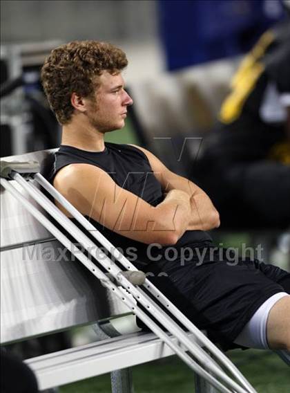 Thumbnail 3 in Klein Oak vs. Notre Dame (Kirk Herbstreit Varsity Football Classic) photogallery.
