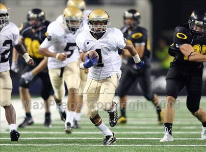 Thumbnail 2 in Klein Oak vs. Notre Dame (Kirk Herbstreit Varsity Football Classic) photogallery.