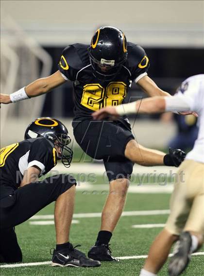 Thumbnail 3 in Klein Oak vs. Notre Dame (Kirk Herbstreit Varsity Football Classic) photogallery.
