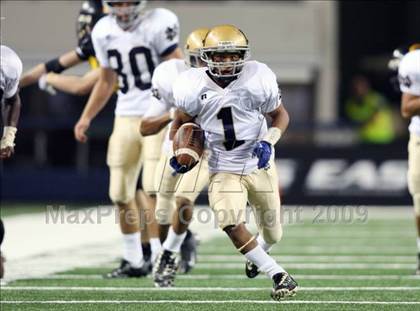 Thumbnail 3 in Klein Oak vs. Notre Dame (Kirk Herbstreit Varsity Football Classic) photogallery.