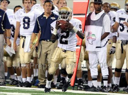 Thumbnail 2 in Klein Oak vs. Notre Dame (Kirk Herbstreit Varsity Football Classic) photogallery.