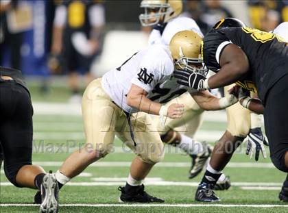 Thumbnail 3 in Klein Oak vs. Notre Dame (Kirk Herbstreit Varsity Football Classic) photogallery.