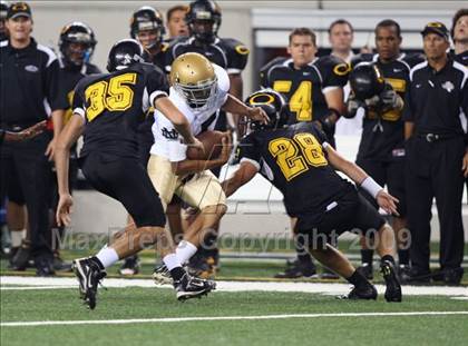 Thumbnail 3 in Klein Oak vs. Notre Dame (Kirk Herbstreit Varsity Football Classic) photogallery.