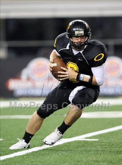 Thumbnail 3 in Klein Oak vs. Notre Dame (Kirk Herbstreit Varsity Football Classic) photogallery.