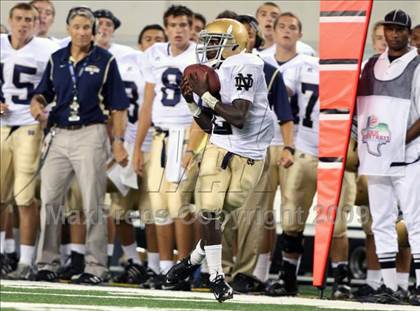 Thumbnail 1 in Klein Oak vs. Notre Dame (Kirk Herbstreit Varsity Football Classic) photogallery.