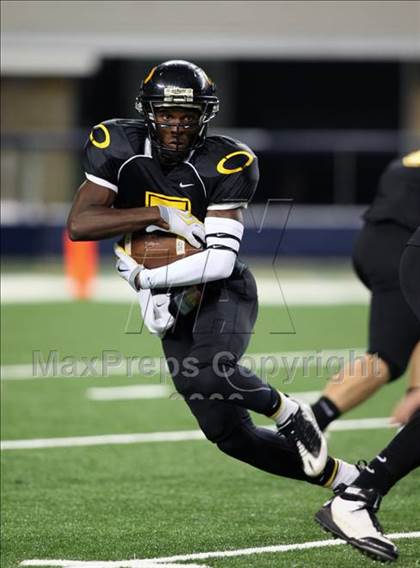 Thumbnail 1 in Klein Oak vs. Notre Dame (Kirk Herbstreit Varsity Football Classic) photogallery.