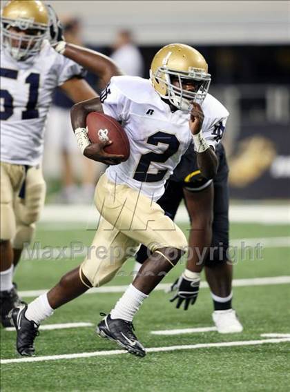 Thumbnail 2 in Klein Oak vs. Notre Dame (Kirk Herbstreit Varsity Football Classic) photogallery.