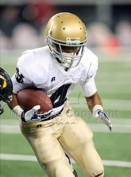 Thumbnail 2 in Klein Oak vs. Notre Dame (Kirk Herbstreit Varsity Football Classic) photogallery.