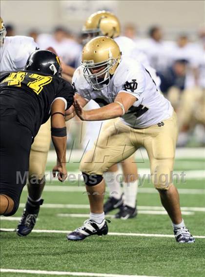Thumbnail 1 in Klein Oak vs. Notre Dame (Kirk Herbstreit Varsity Football Classic) photogallery.