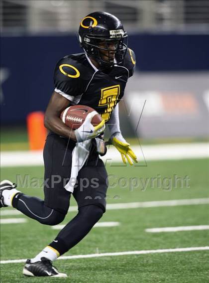 Thumbnail 3 in Klein Oak vs. Notre Dame (Kirk Herbstreit Varsity Football Classic) photogallery.