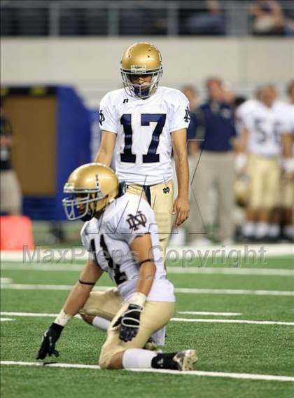 Thumbnail 2 in Klein Oak vs. Notre Dame (Kirk Herbstreit Varsity Football Classic) photogallery.