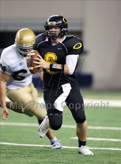 Thumbnail 3 in Klein Oak vs. Notre Dame (Kirk Herbstreit Varsity Football Classic) photogallery.