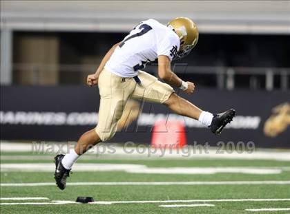 Thumbnail 2 in Klein Oak vs. Notre Dame (Kirk Herbstreit Varsity Football Classic) photogallery.