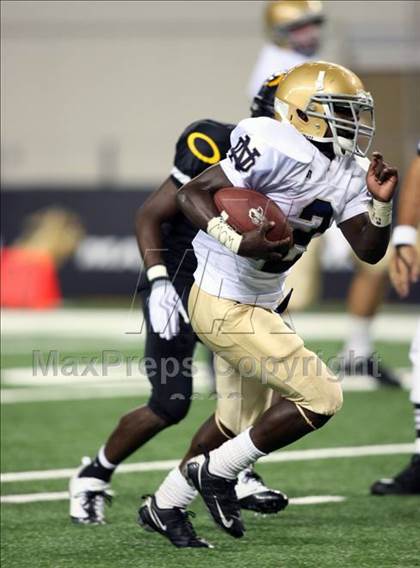Thumbnail 2 in Klein Oak vs. Notre Dame (Kirk Herbstreit Varsity Football Classic) photogallery.