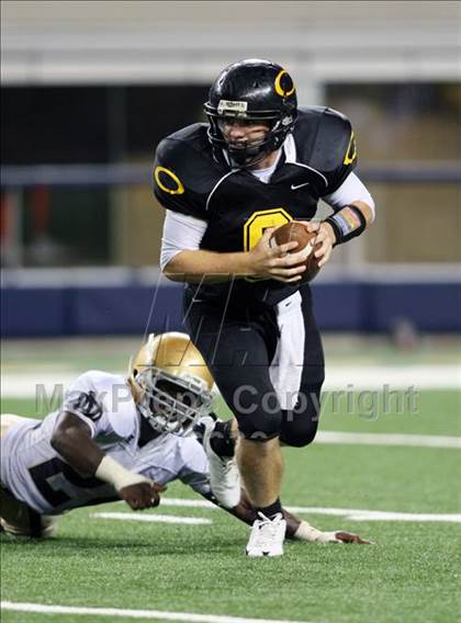 Thumbnail 3 in Klein Oak vs. Notre Dame (Kirk Herbstreit Varsity Football Classic) photogallery.