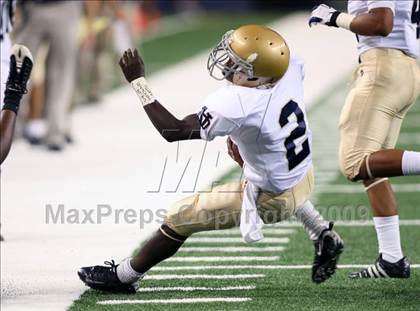 Thumbnail 3 in Klein Oak vs. Notre Dame (Kirk Herbstreit Varsity Football Classic) photogallery.