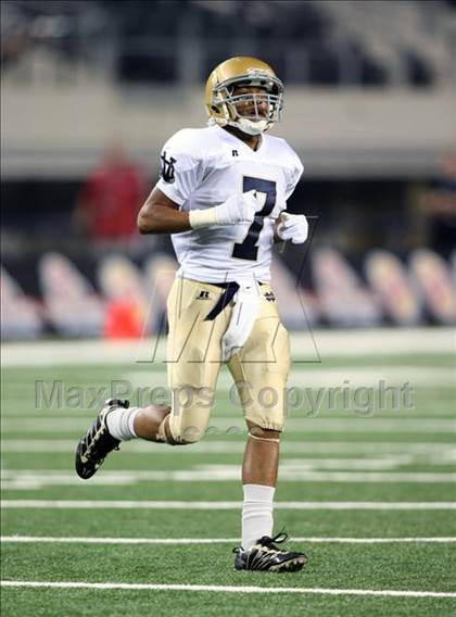 Thumbnail 1 in Klein Oak vs. Notre Dame (Kirk Herbstreit Varsity Football Classic) photogallery.