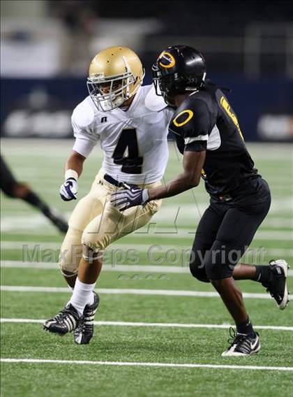 Thumbnail 3 in Klein Oak vs. Notre Dame (Kirk Herbstreit Varsity Football Classic) photogallery.