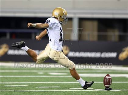 Thumbnail 2 in Klein Oak vs. Notre Dame (Kirk Herbstreit Varsity Football Classic) photogallery.