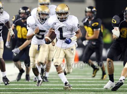 Thumbnail 1 in Klein Oak vs. Notre Dame (Kirk Herbstreit Varsity Football Classic) photogallery.