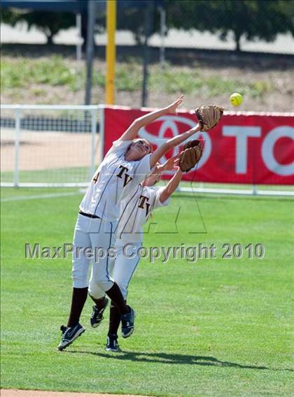Thumbnail 3 in Temecula Valley vs. Upland (CIF SS D2 Final) photogallery.