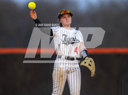 Thumbnail 1 in Skyline @ Brentsville District photogallery.