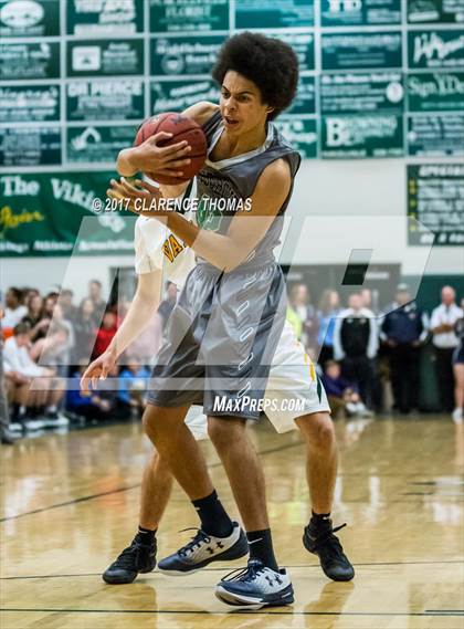 Thumbnail 1 in Woodgrove @ Loudoun Valley photogallery.