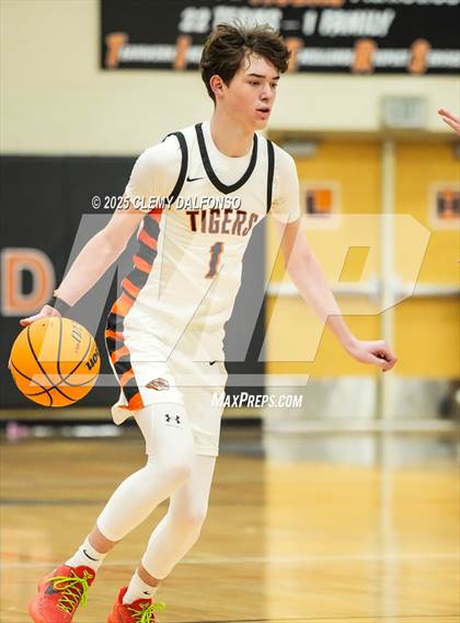 Thumbnail 1 in Mullen @ Lakewood photogallery.