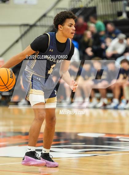 Thumbnail 1 in Mullen @ Lakewood photogallery.