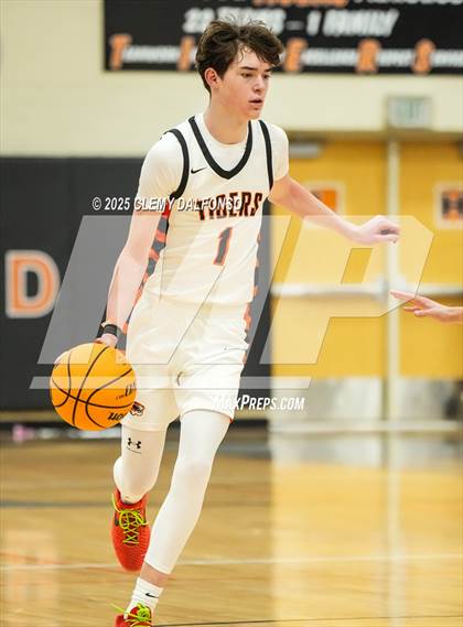 Thumbnail 3 in Mullen @ Lakewood photogallery.