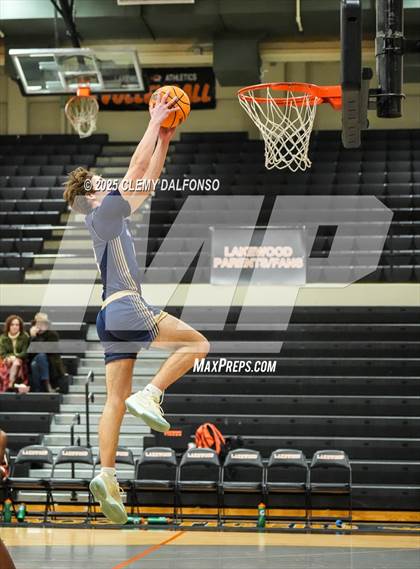 Thumbnail 3 in Mullen @ Lakewood photogallery.