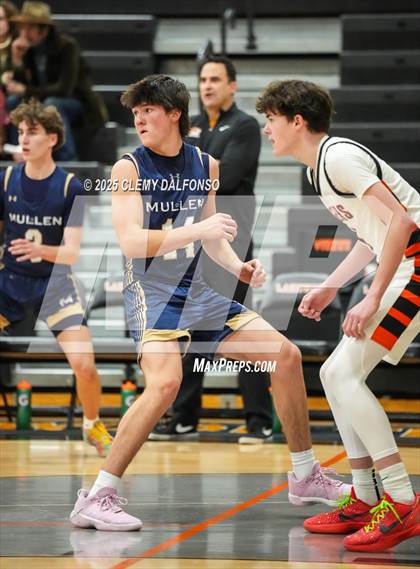 Thumbnail 1 in Mullen @ Lakewood photogallery.