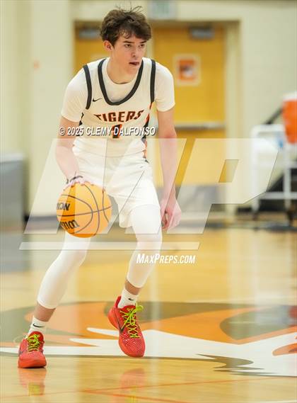 Thumbnail 2 in Mullen @ Lakewood photogallery.