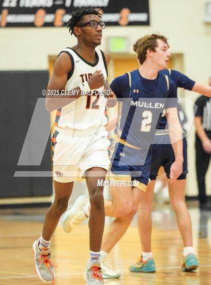 Thumbnail 3 in Mullen @ Lakewood photogallery.