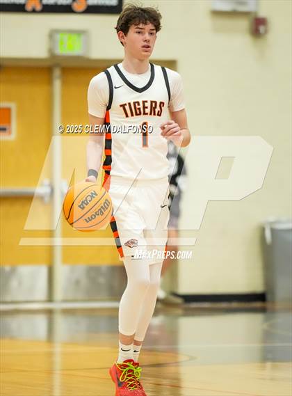 Thumbnail 1 in Mullen @ Lakewood photogallery.
