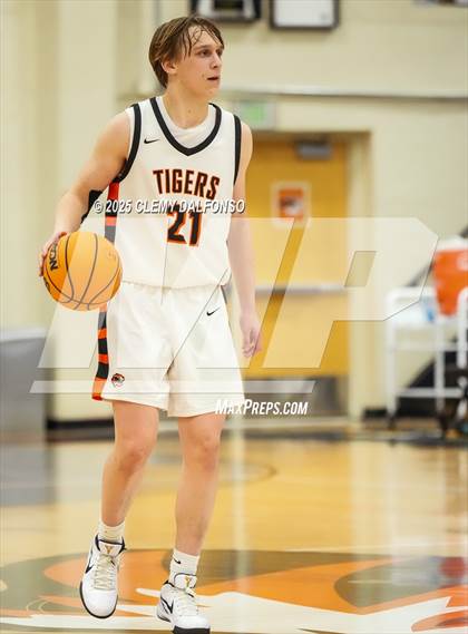 Thumbnail 1 in Mullen @ Lakewood photogallery.