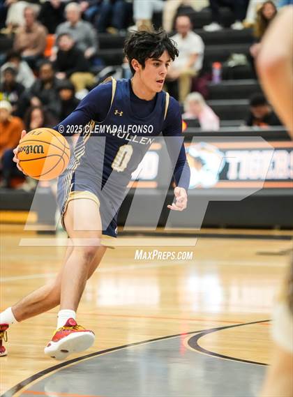 Thumbnail 3 in Mullen @ Lakewood photogallery.
