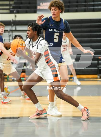 Thumbnail 1 in Mullen @ Lakewood photogallery.