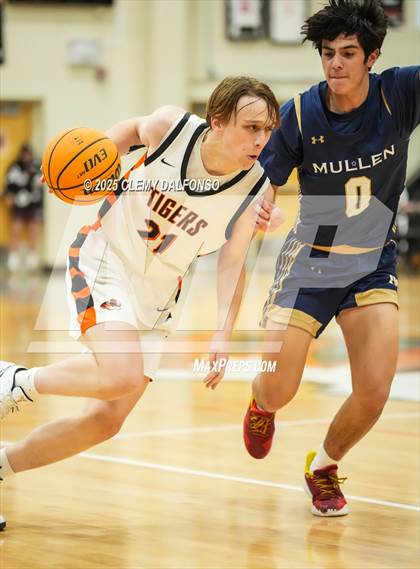 Thumbnail 1 in Mullen @ Lakewood photogallery.