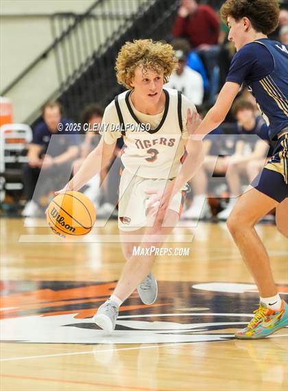 Thumbnail 3 in Mullen @ Lakewood photogallery.